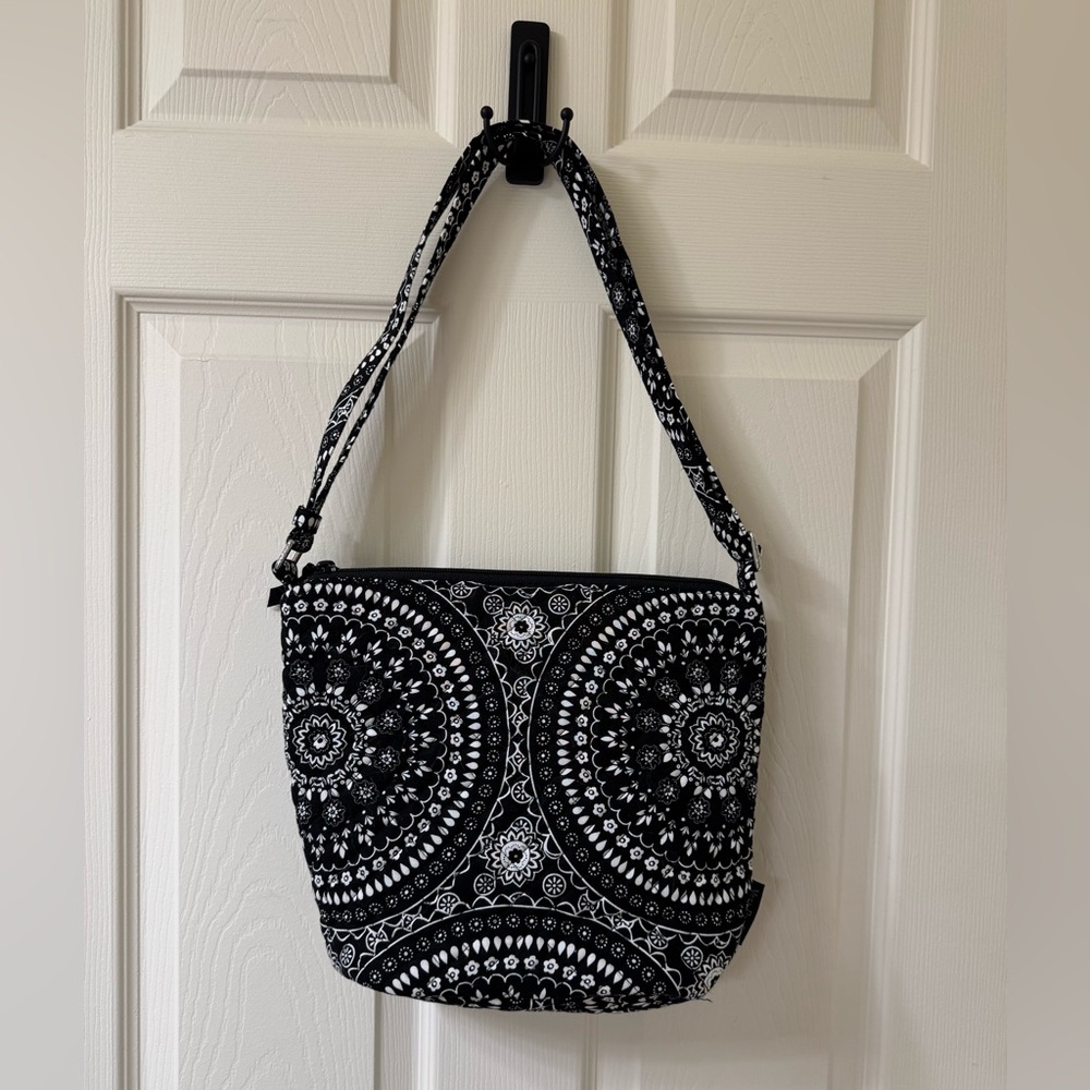 EUC Vera Bradley Bucket Crossbody